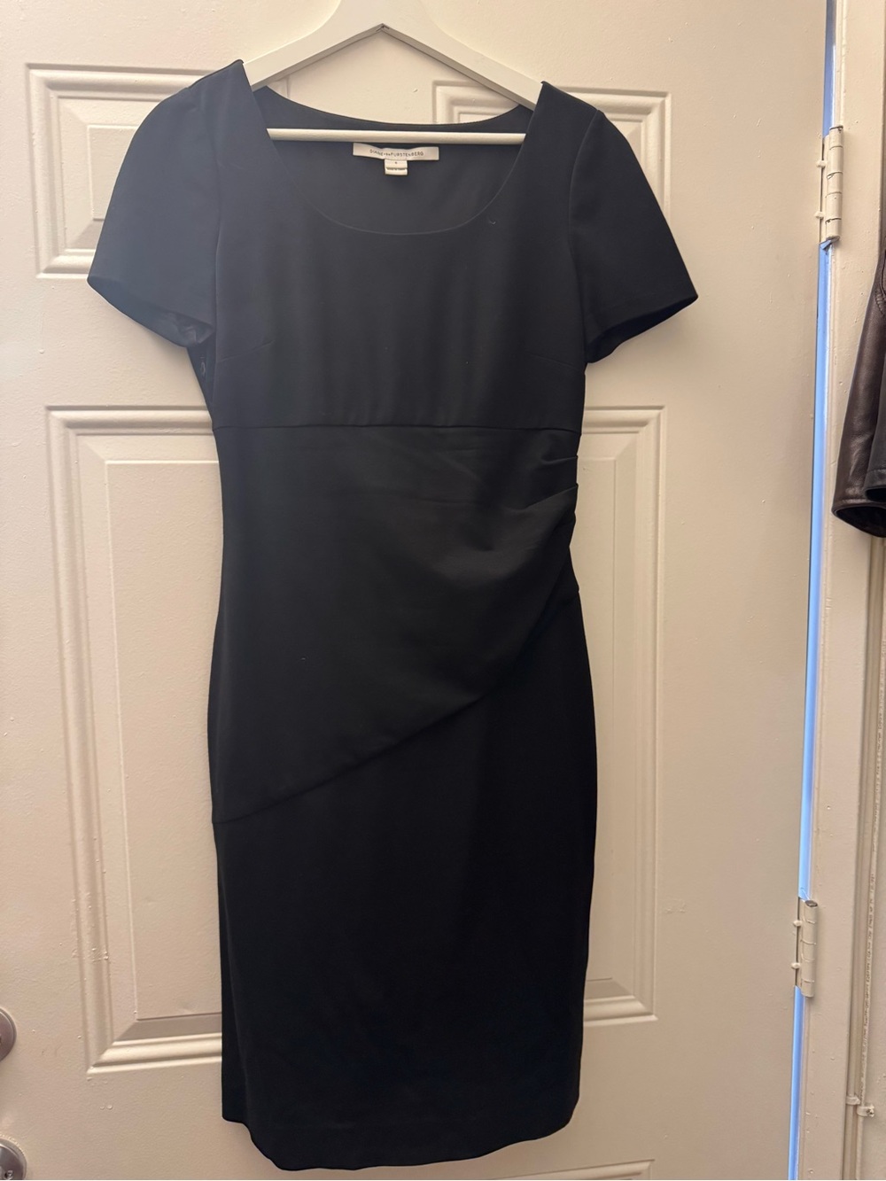 DVF Diane Von Furstenberg Black Short Sleeve Dress